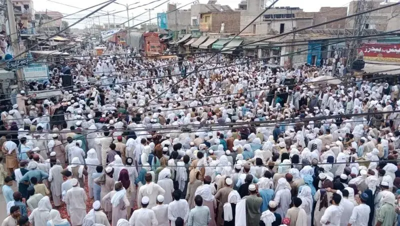 منظور پښتون:ولس ډالري جګړه نه مني.پوځ:دادپاکستان دثبات عملیات دي