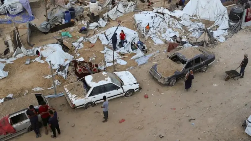 پر غزې د اسرائیلي اشغالګرو په بریدونو کې ۸۱ فلسطینیان شهیدان او په سلګونو نور ټپیان شوي دي.
