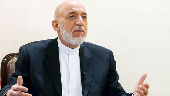 مرحوم مطیع الله تراب د وطن او ولس ستونزې په شاعرانه احساس بیانولې.